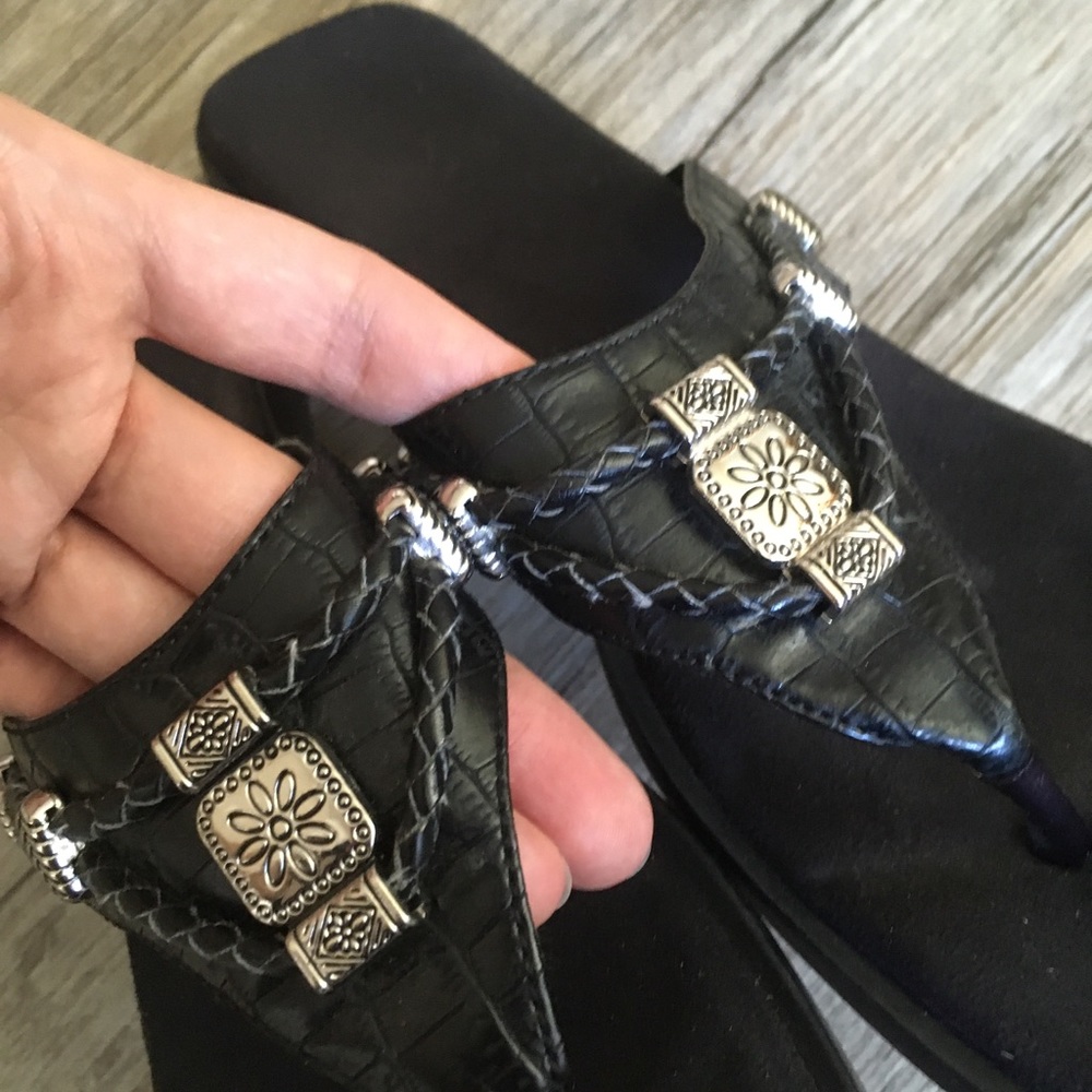 Black sandals women size 9.5 (fit like size 9)